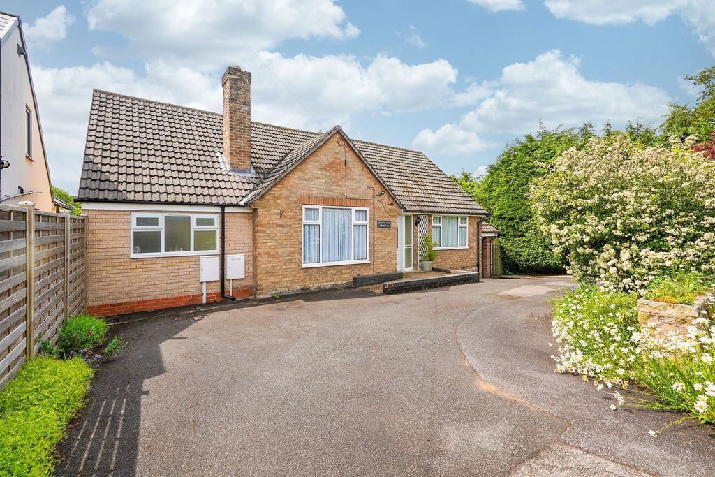 Property photo 1 of 33