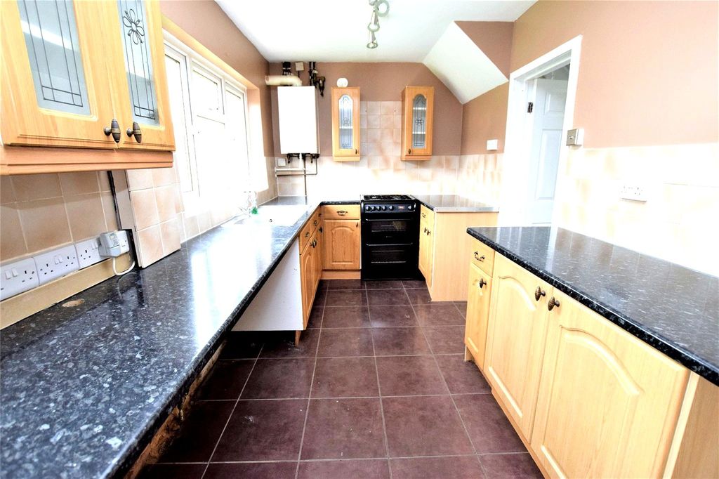 Property photo 3 of 7 Picture No. 24