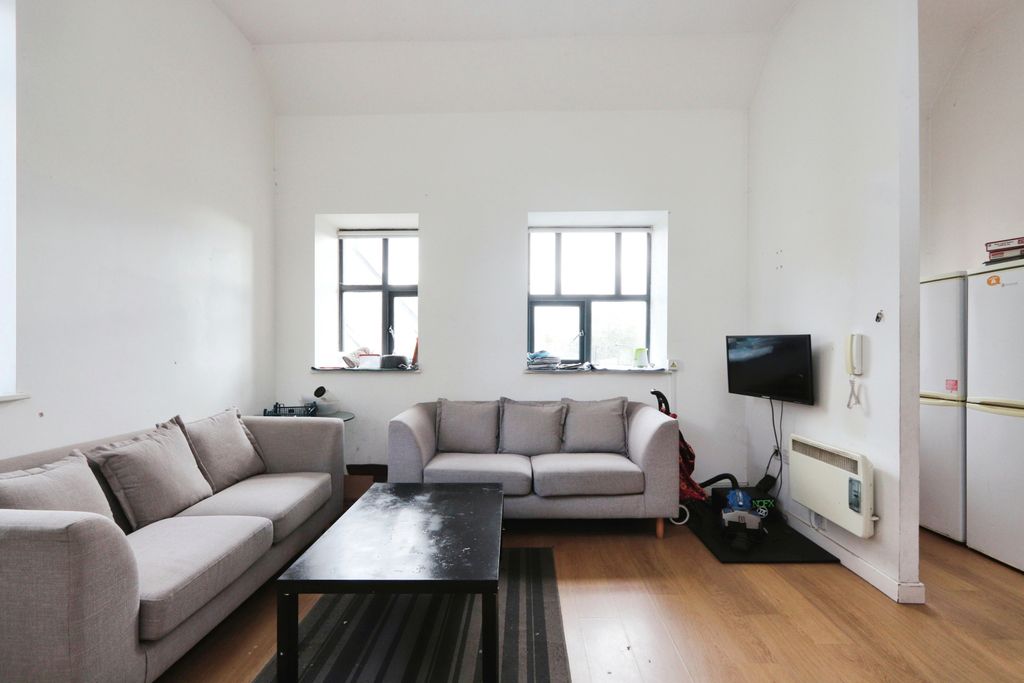 Property photo 2 of 15