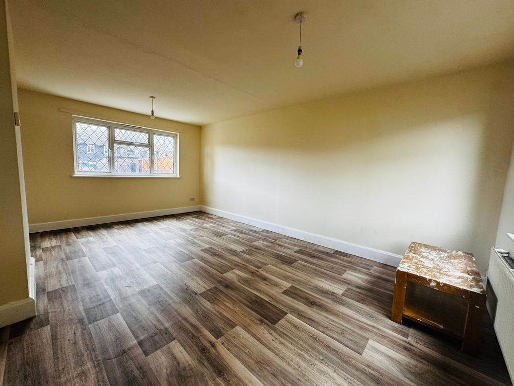 Property photo 2 of 10 Image