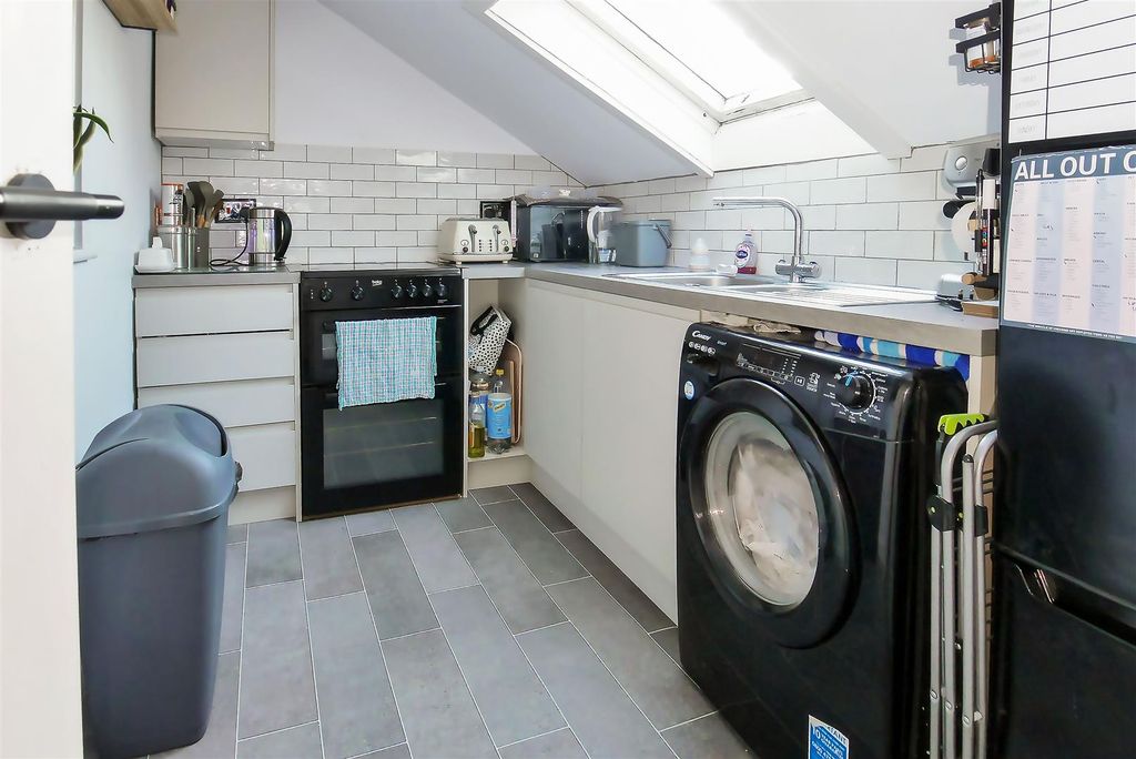 Property photo 3 of 10 P1090302.Jpg