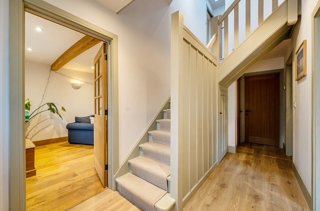 Property photo 2 of 40 1426116-18-69B2Da...