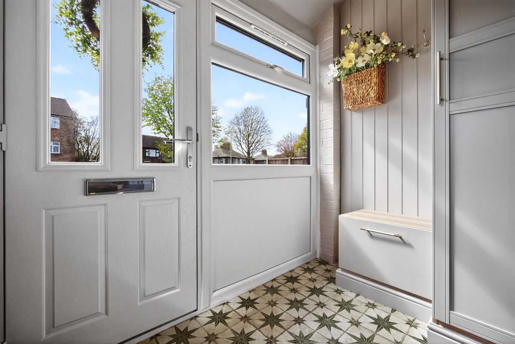 Property photo 3 of 27