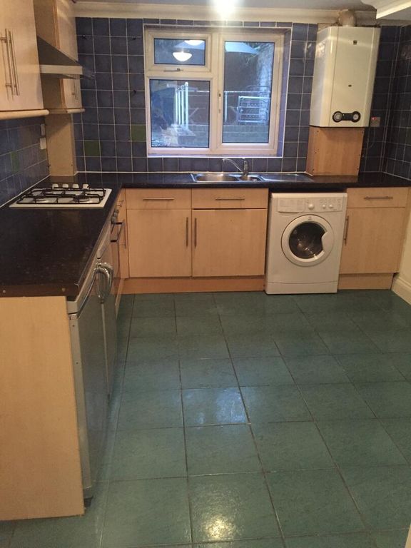 Property photo 2 of 5 Kitchen