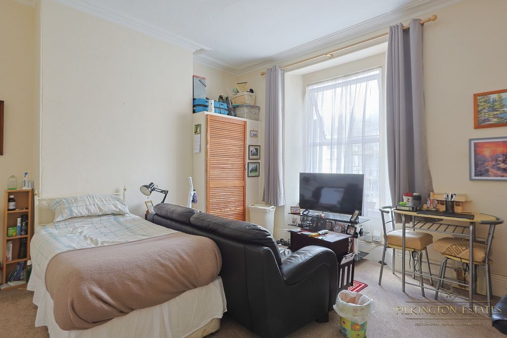 Property photo 2 of 11 4323905