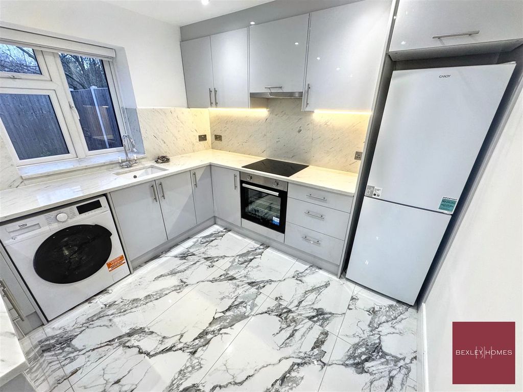 Property photo 2 of 13 Img_0821.Jpg