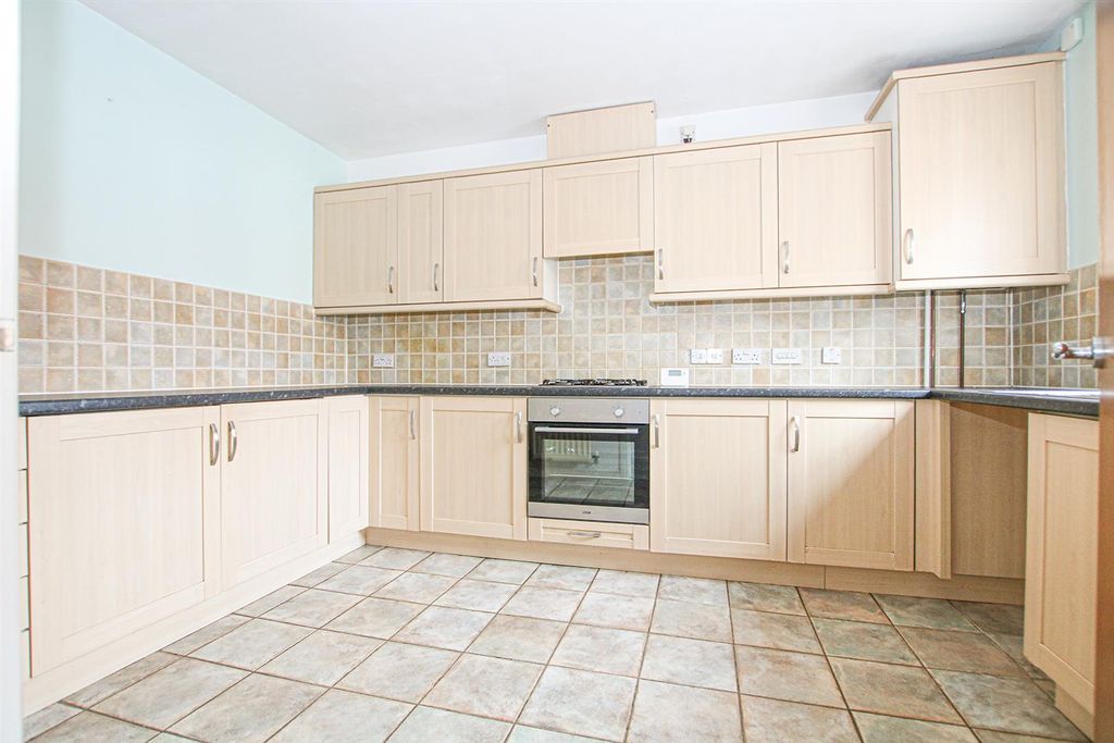 Property photo 2 of 14 Img_2711 Kit.Jpg