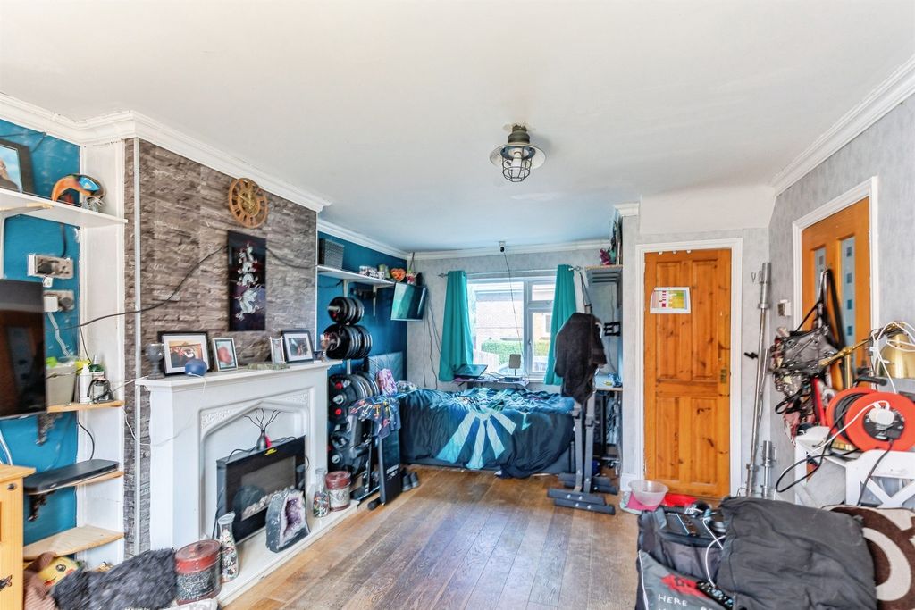 Property photo 3 of 17