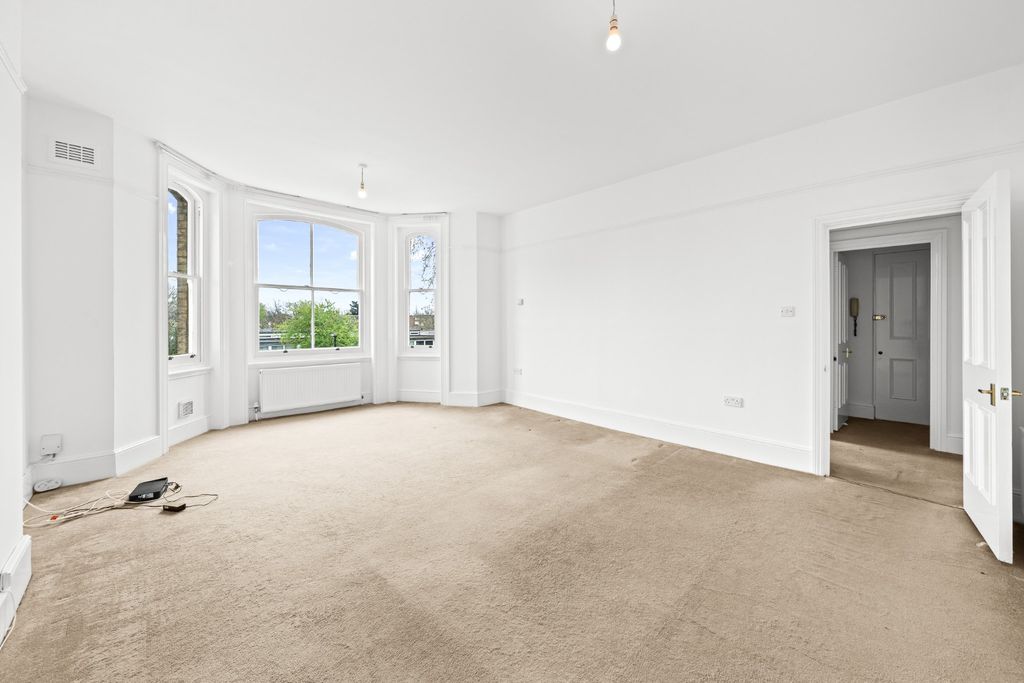 Property photo 3 of 12 4795013