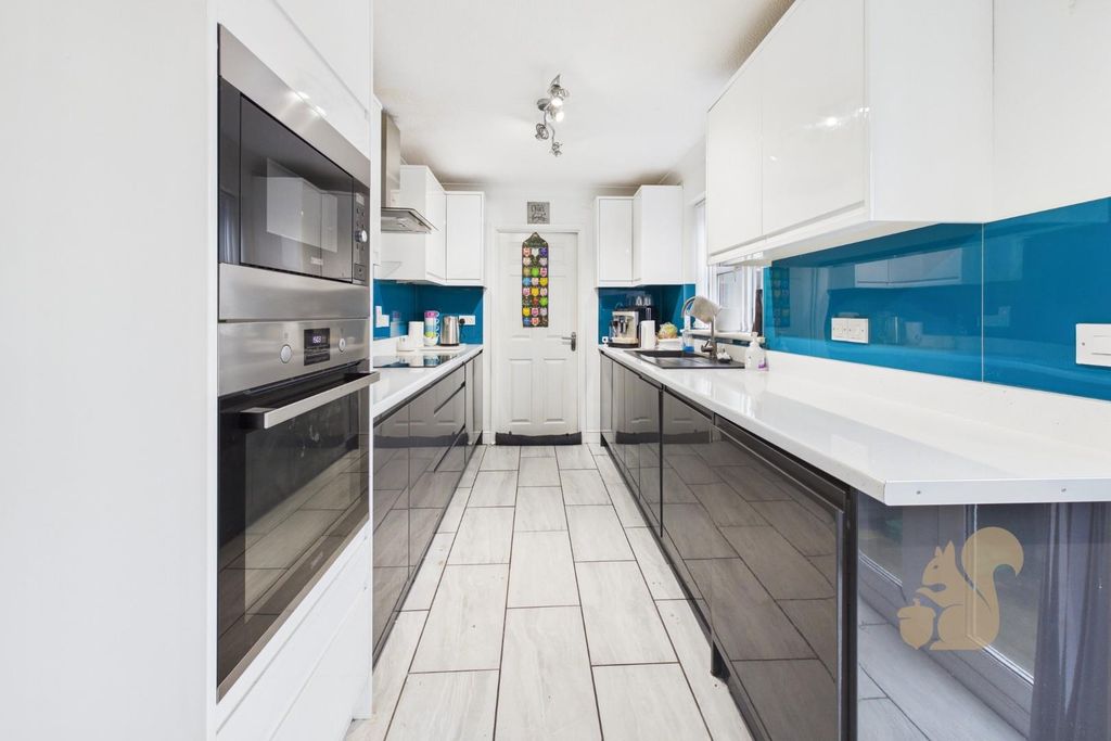 Property photo 2 of 16 Kitchen