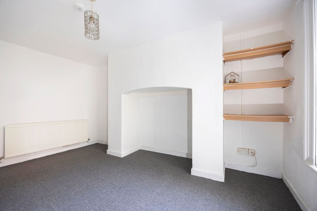 Property photo 2 of 7 Wellington St-05