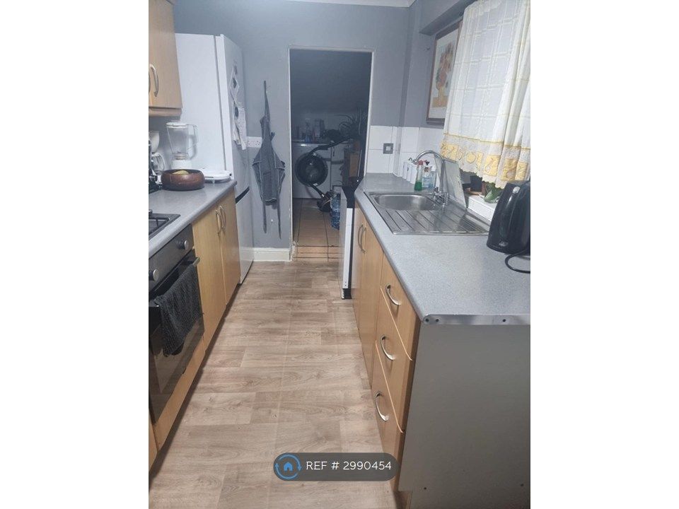 Property photo 1 of 16 Kitchen