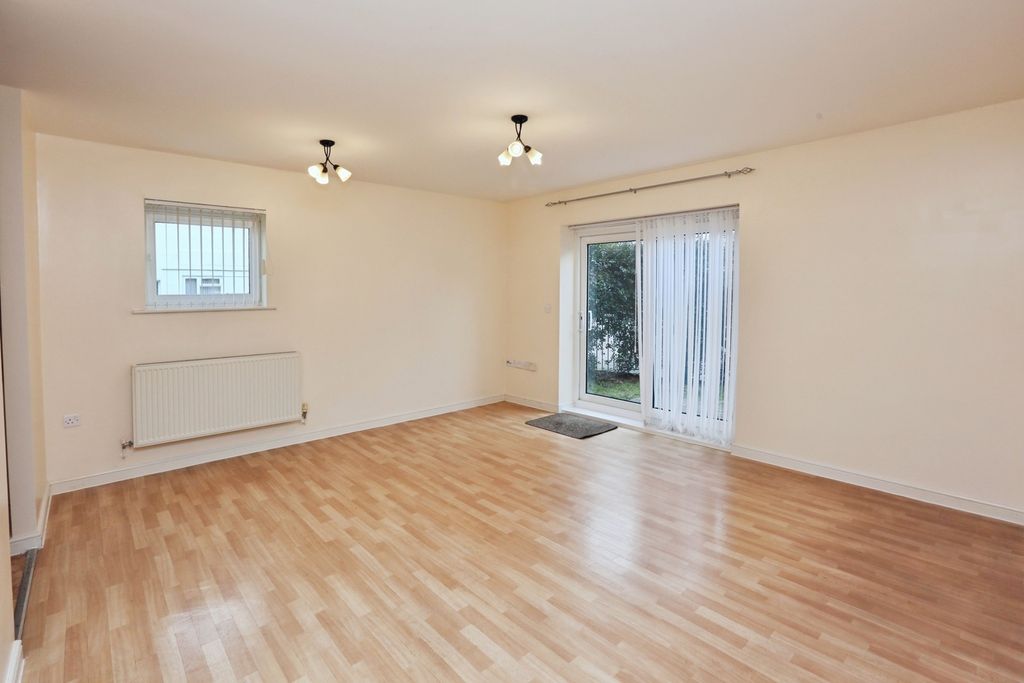 Property photo 3 of 12 Pbox-Img.Jpg
