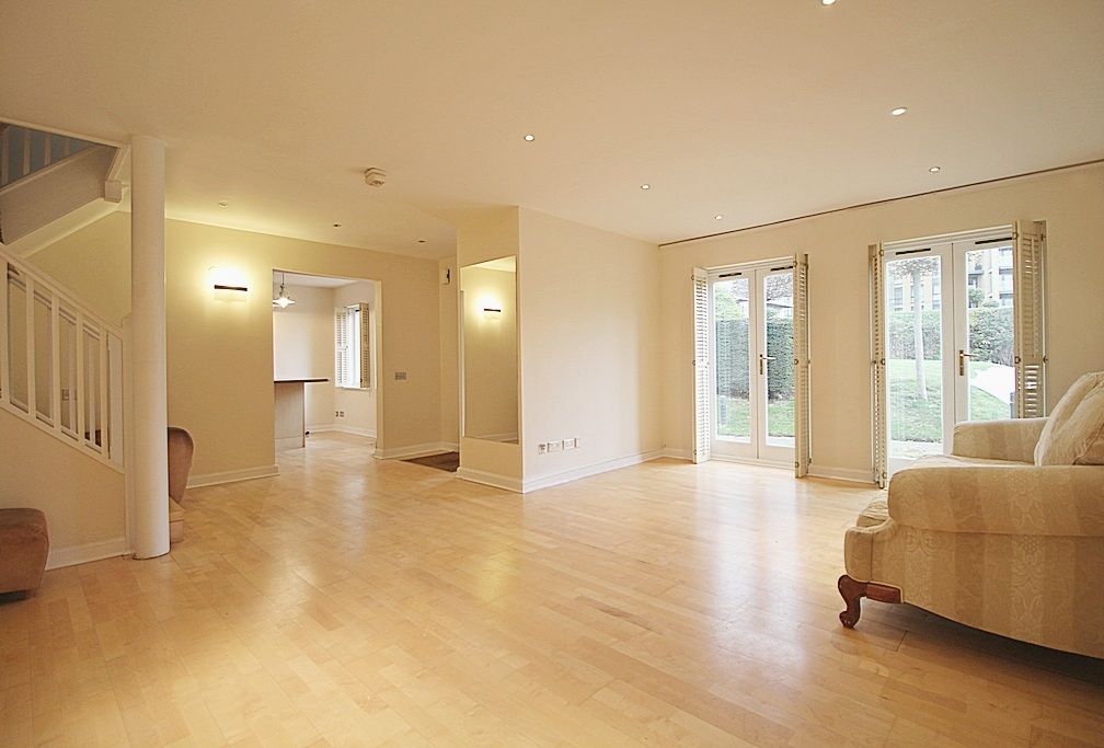 Property photo 1 of 12 3 Bedroom Semi-Detached House To Rent