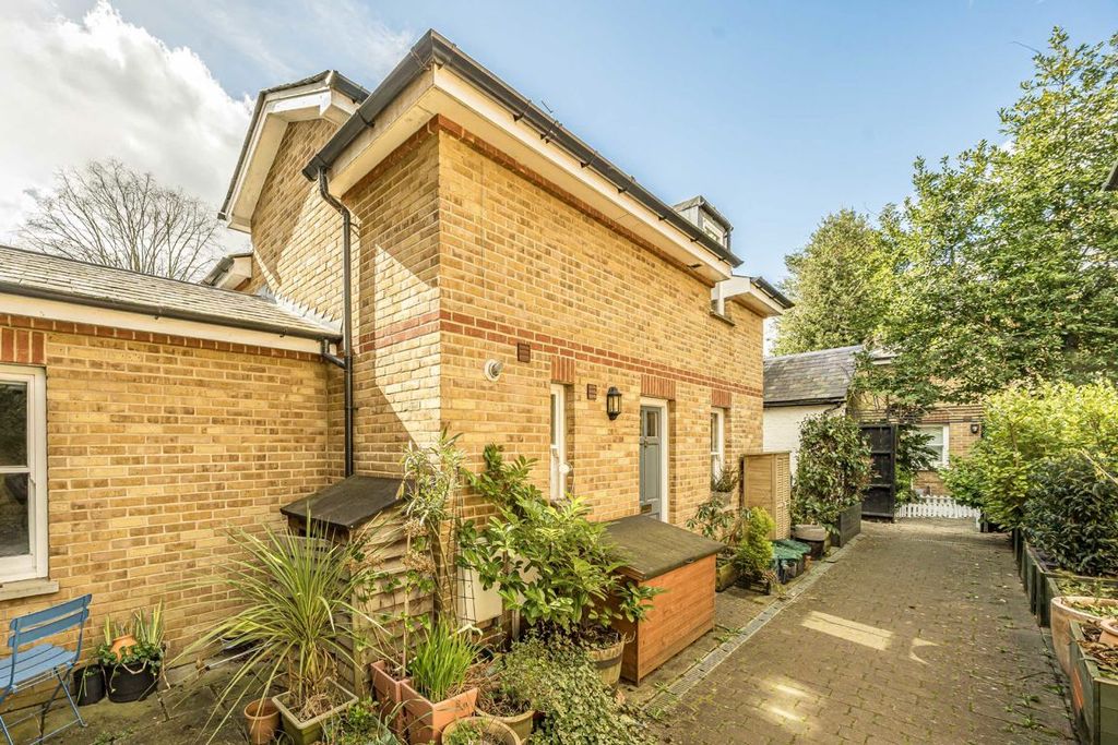 Property photo 1 of 5