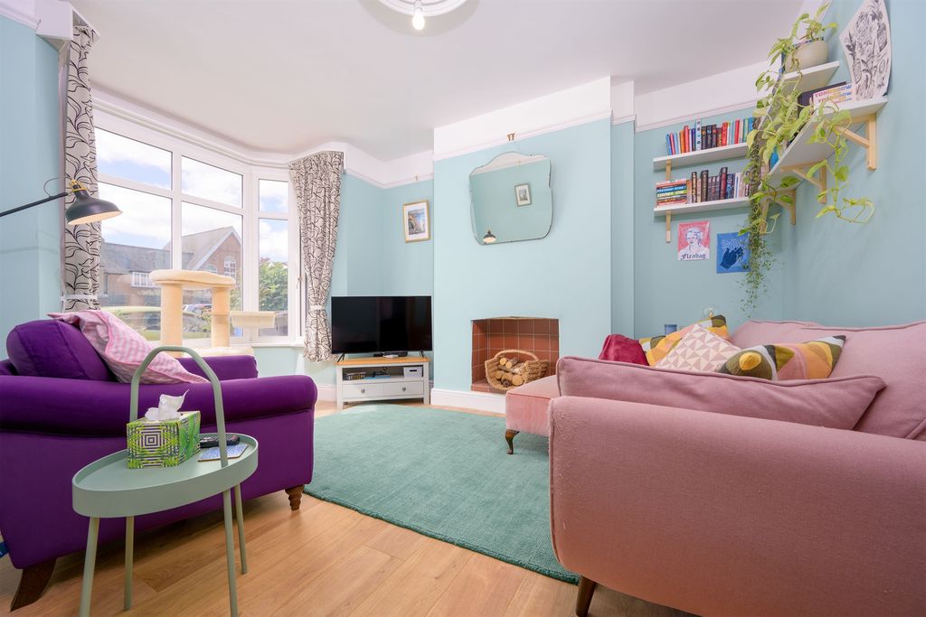 Property photo 2 of 12