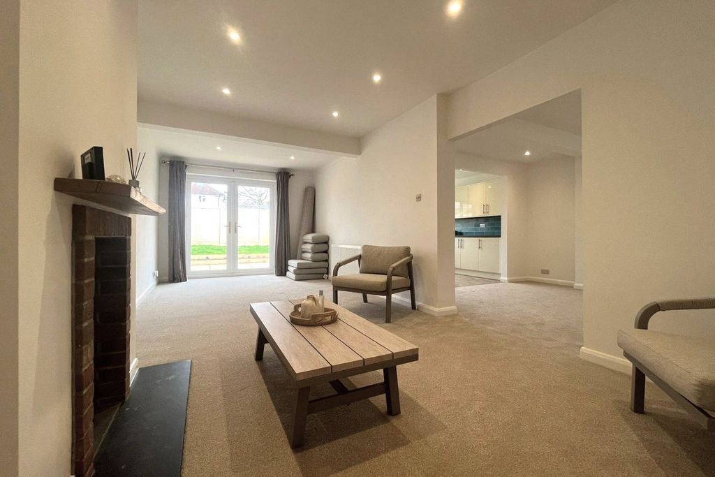 Property photo 3 of 14 Picture No. 11