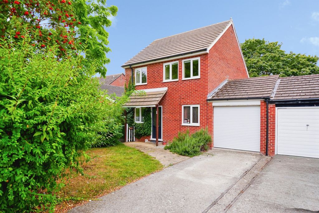 Property photo 1 of 43