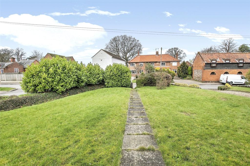 Property photo 2 of 21 Picture No. 11