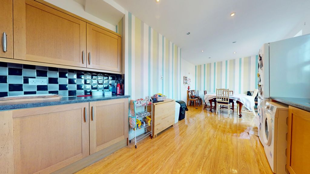 Property photo 3 of 19 5068494