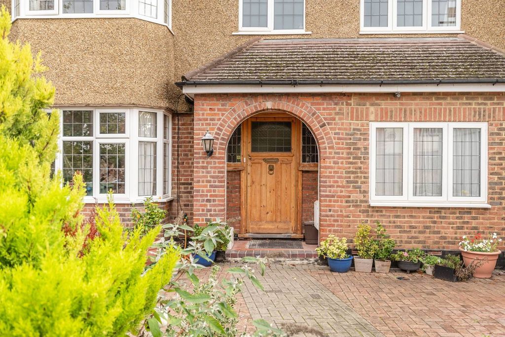 Property photo 1 of 18