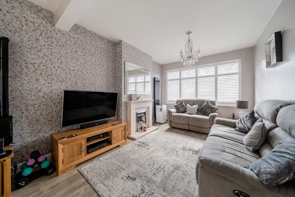 Property photo 3 of 17 1513252-8-6A96d13...