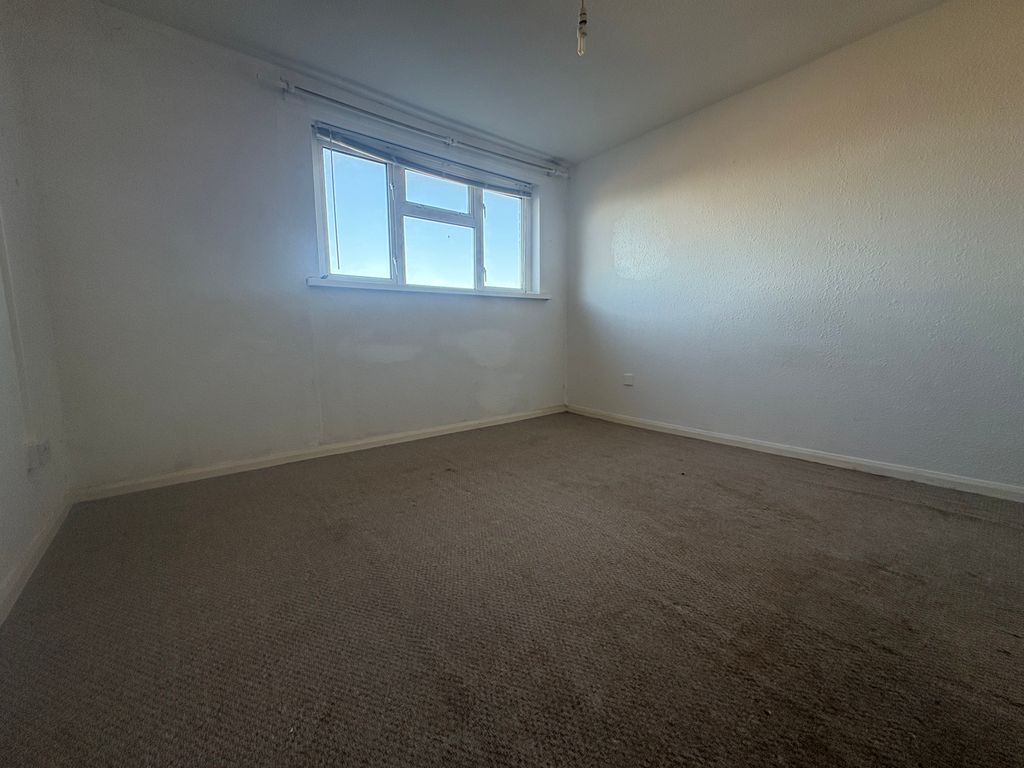 Additional image 8 of 3 bed flat for saleTy'r Llwyn, Wrexham LL14