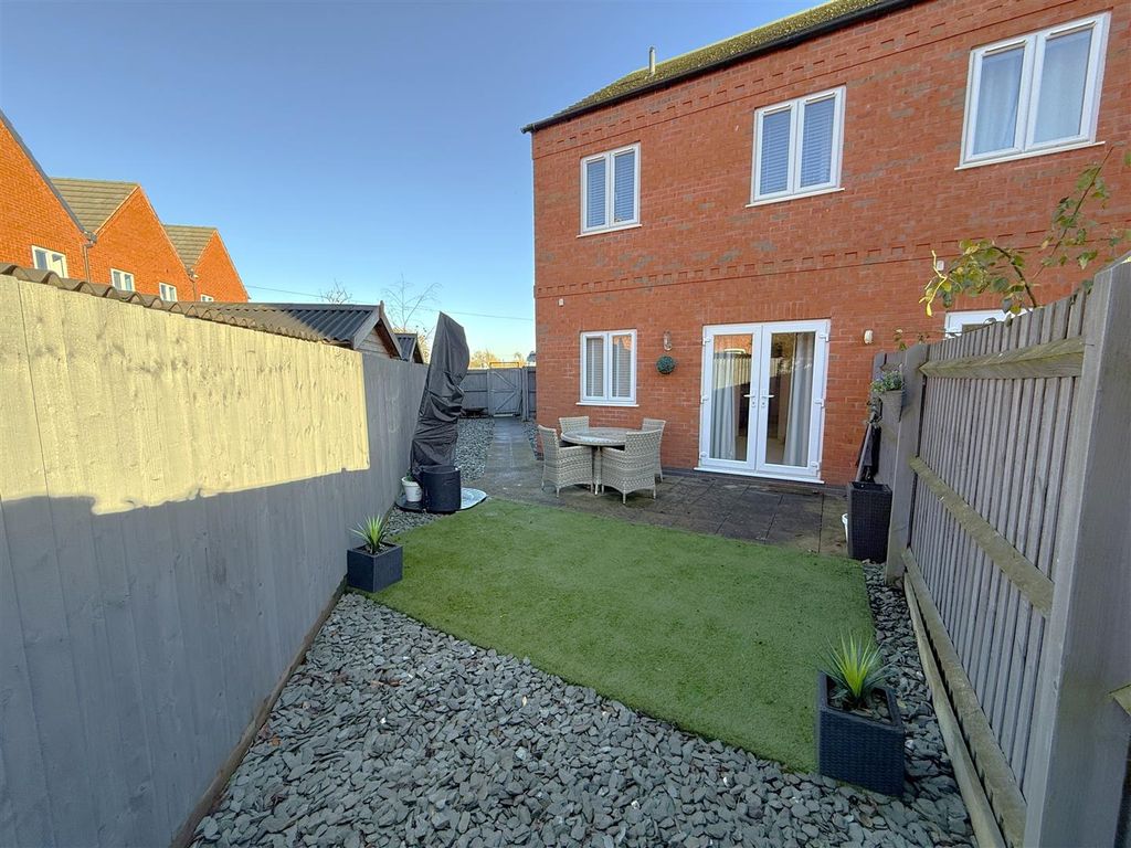 Property photo 2 of 17 Garden A.Jpg