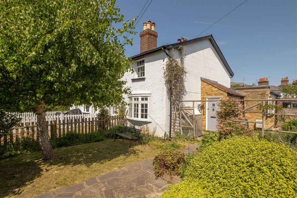 Property photo 1 of 25 3-Rushett-Close- (36).Jpg