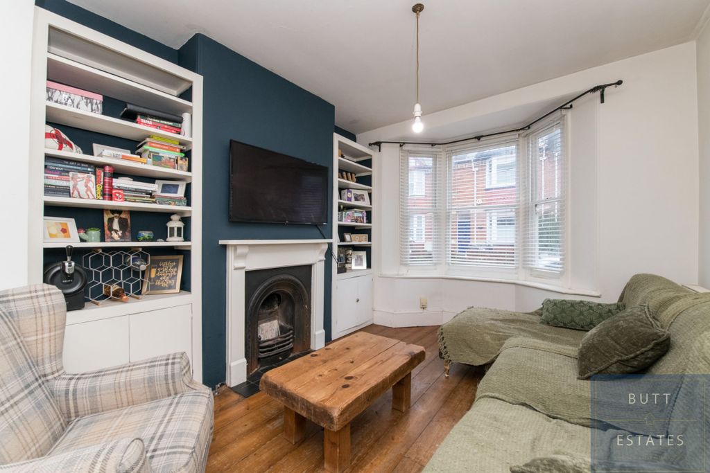 Property photo 3 of 12