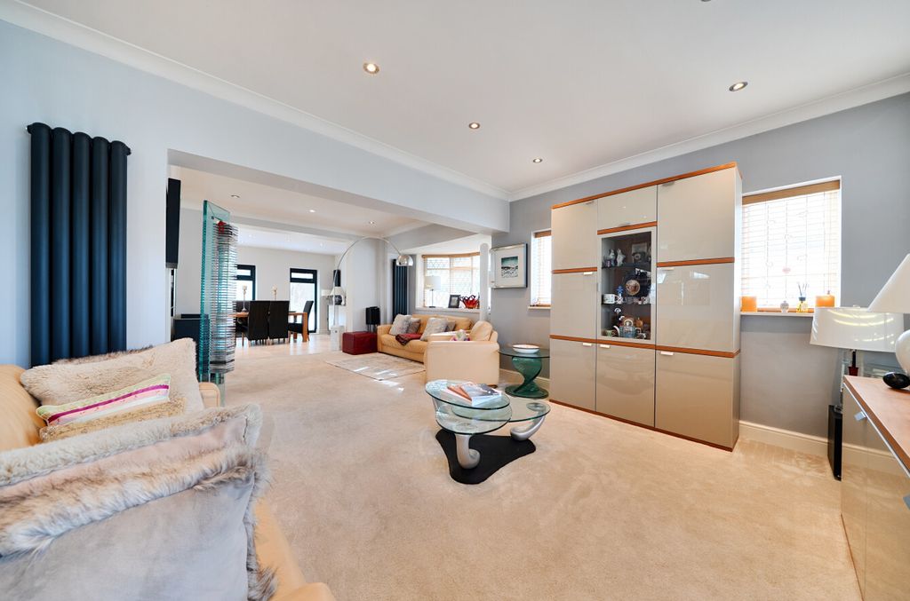 Property photo 2 of 32 1418668-12-69B0A6...