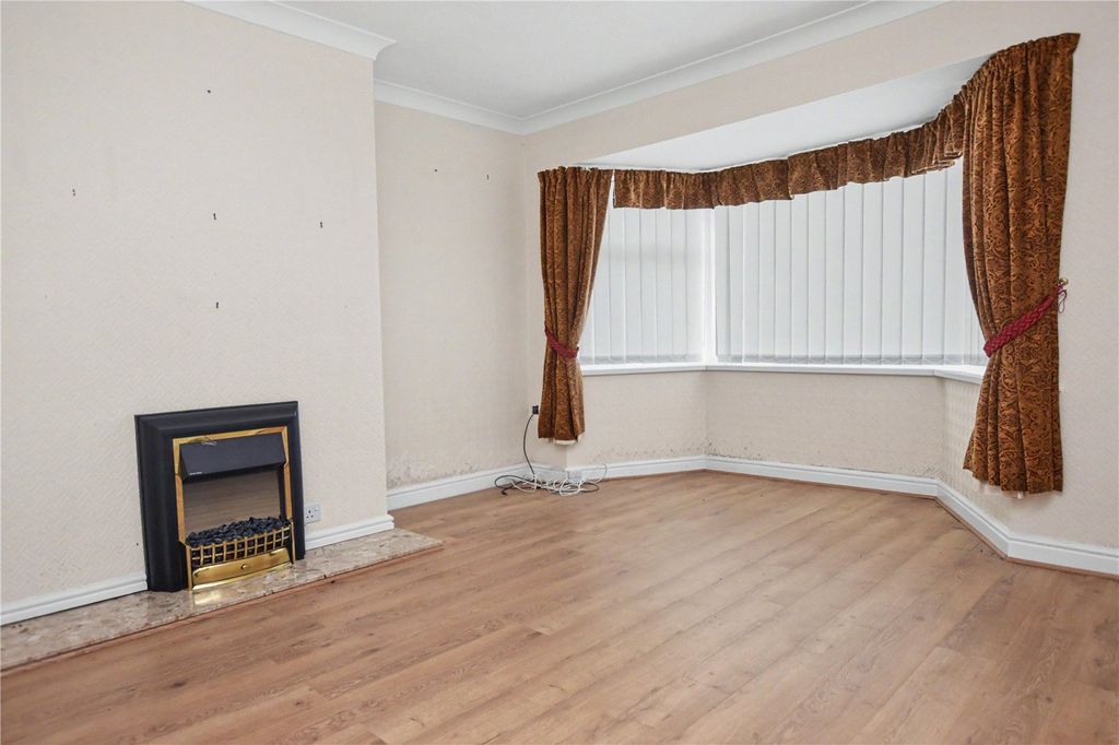 Property photo 3 of 12 Picture No. 02
