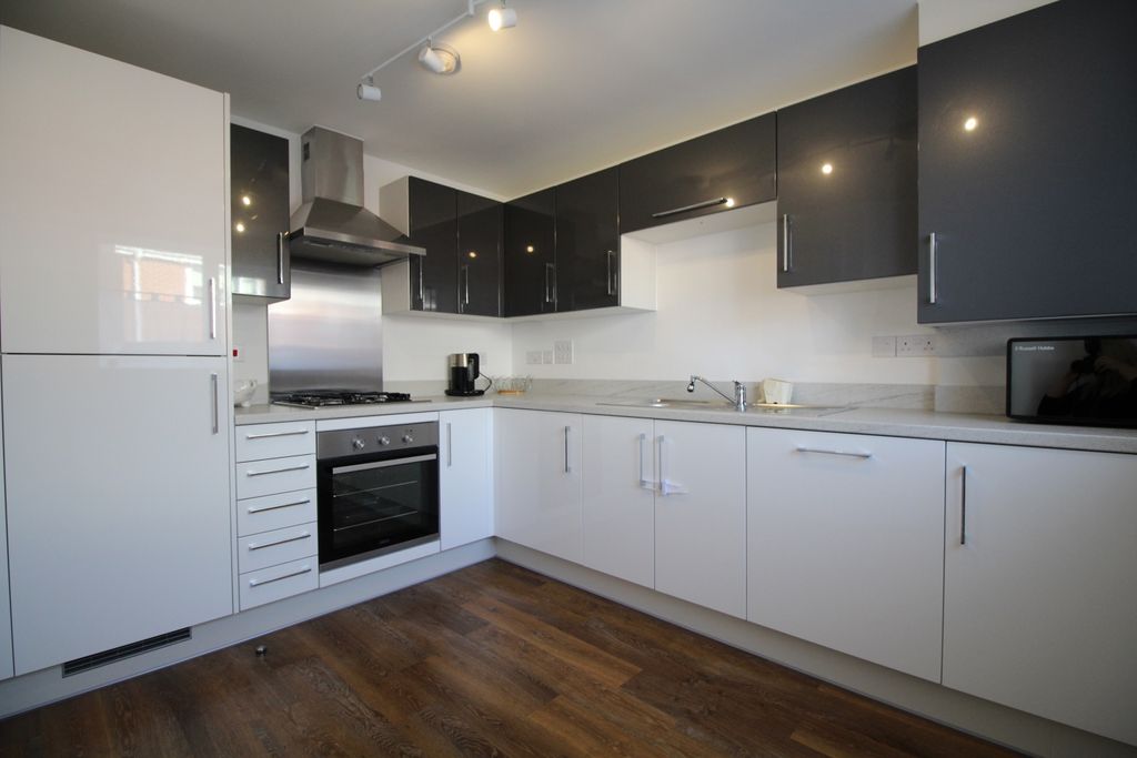 Property photo 2 of 10 Kitchen