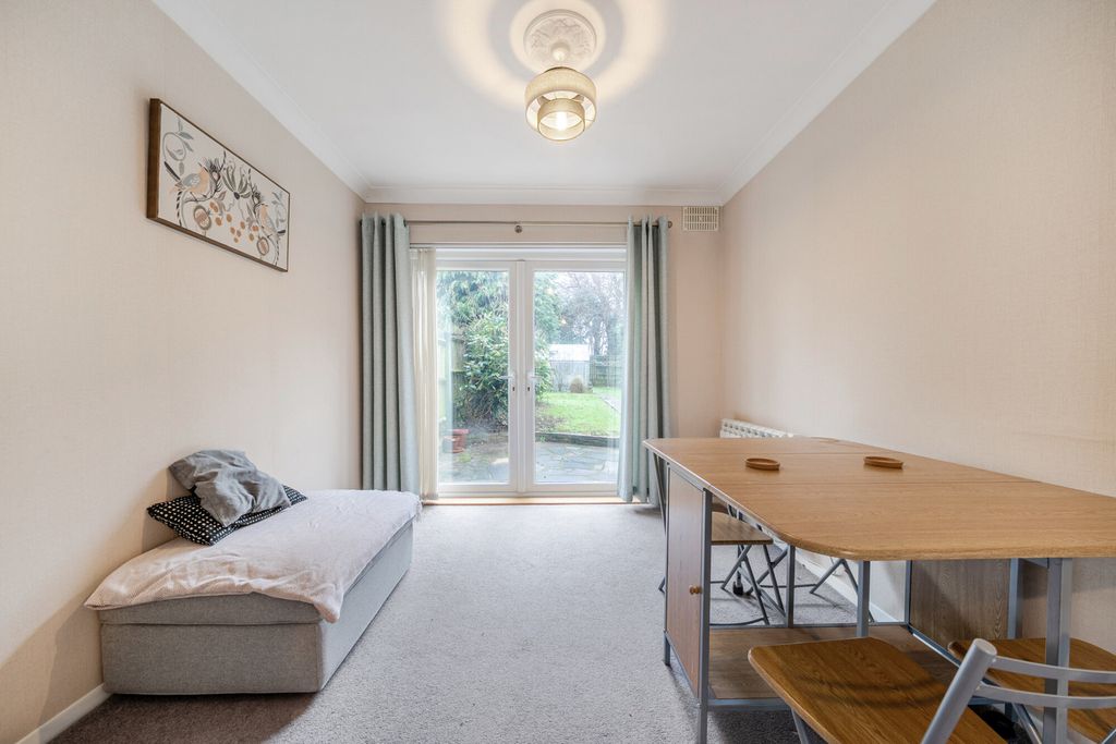 Property photo 2 of 16 1396611-8-695Fb81...