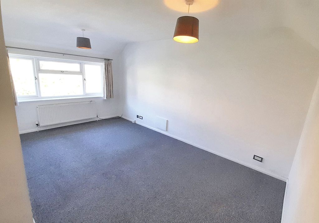 Property photo 3 of 11 Photo 8