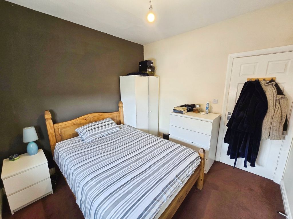 Property photo 2 of 12 Bedroom 1