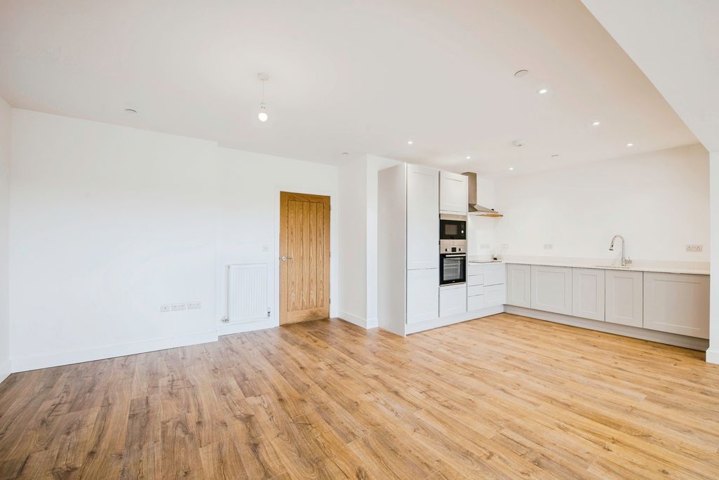 Property photo 3 of 17 Pbox-Img.Jpg