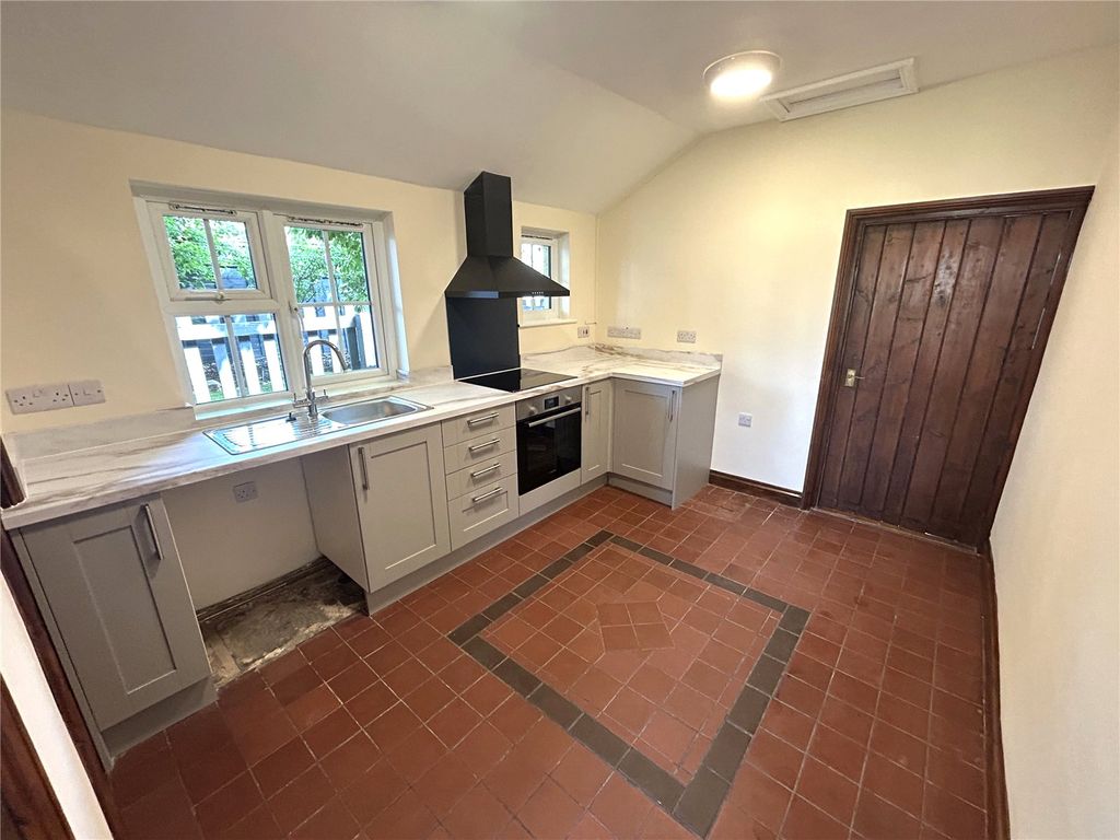 Property photo 2 of 12 Picture No. 13