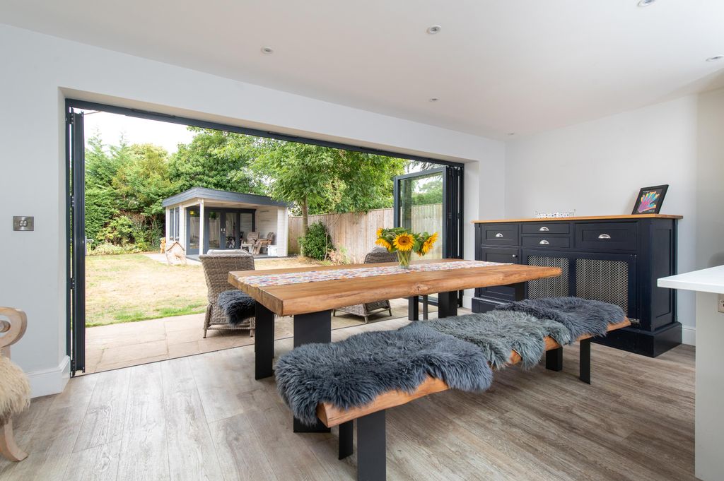 Property photo 3 of 20 Image