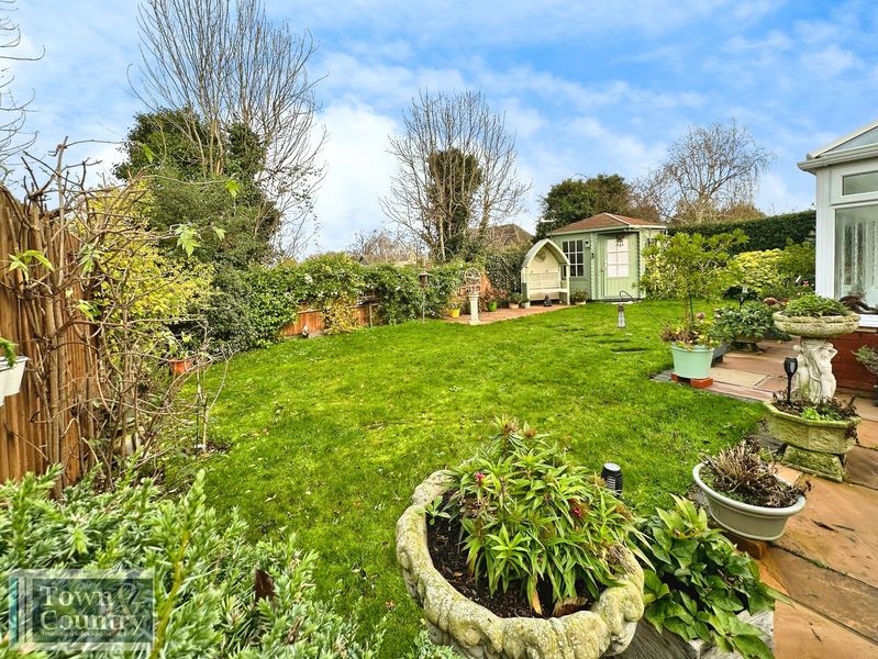 Property photo 2 of 46 Nursery Gardens