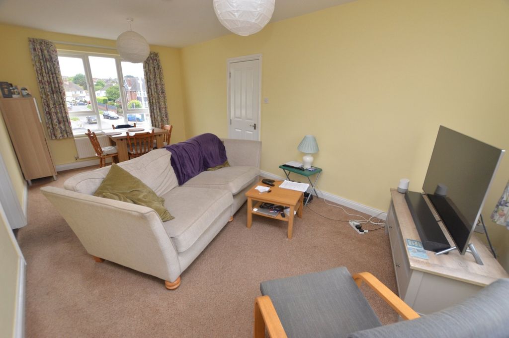 Property photo 3 of 9 Living Room