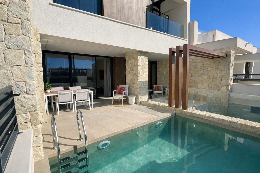 Property photo 1 of 31