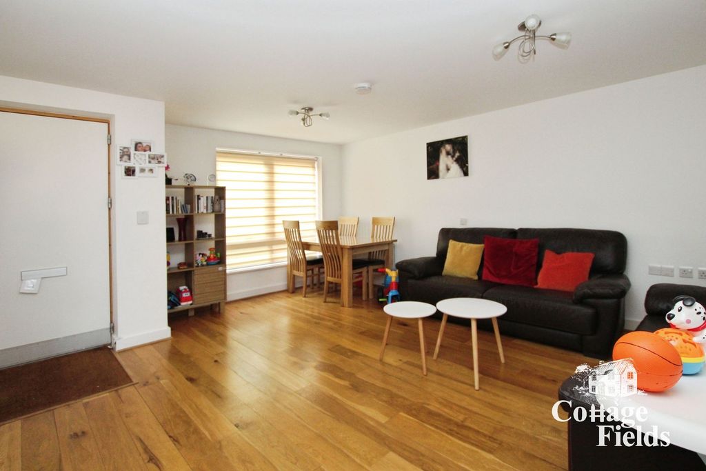 Property photo 2 of 13