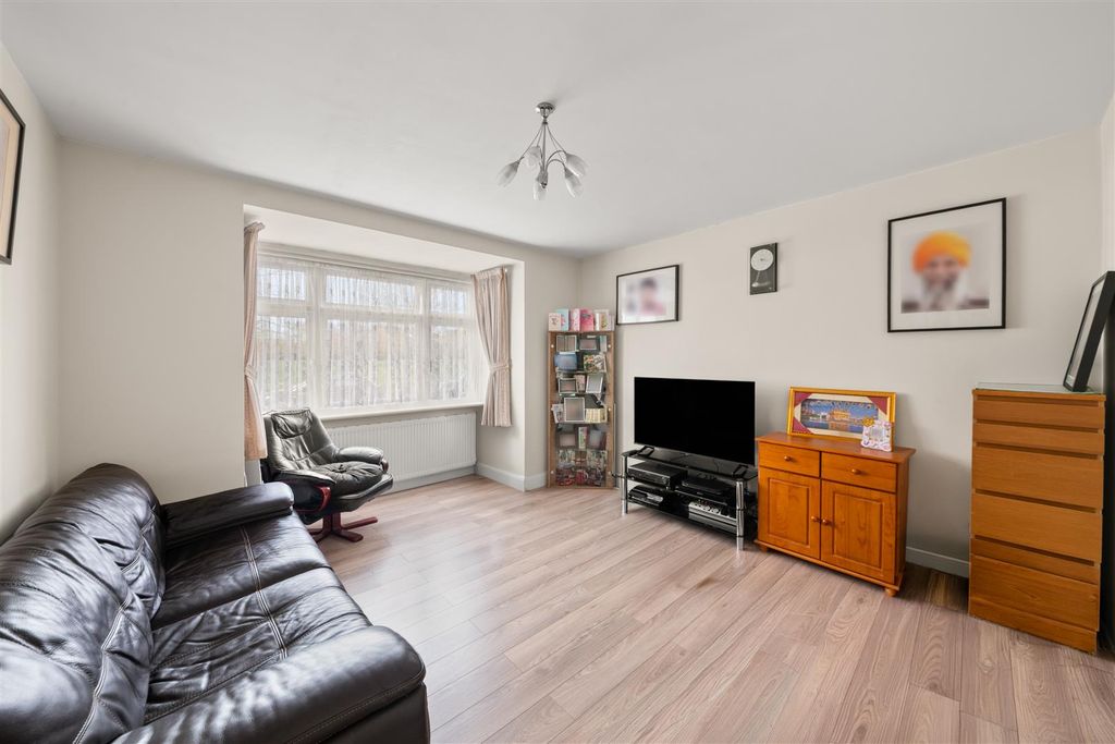 Property photo 2 of 24 1