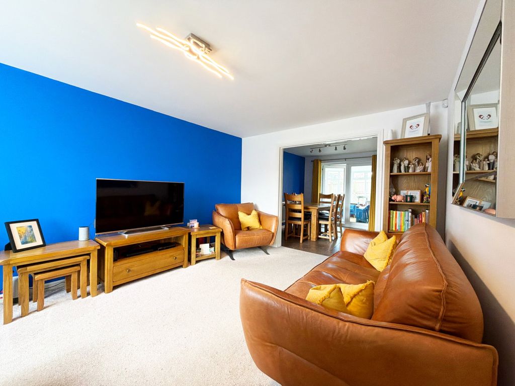 Property photo 2 of 22