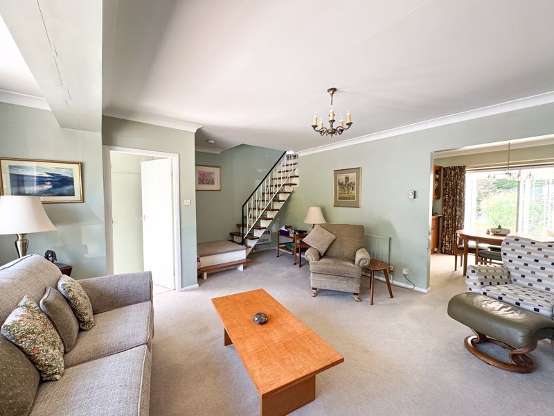 Property photo 3 of 21 Lounge