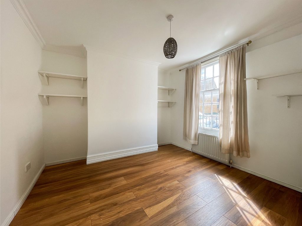 Property photo 2 of 11 4529141