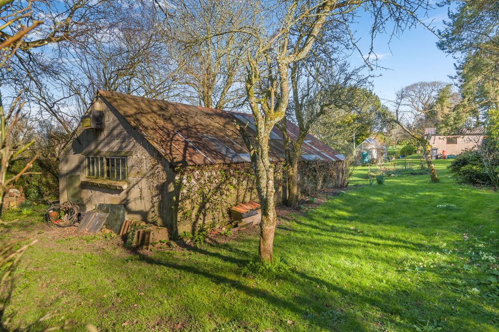 Property photo 2 of 22