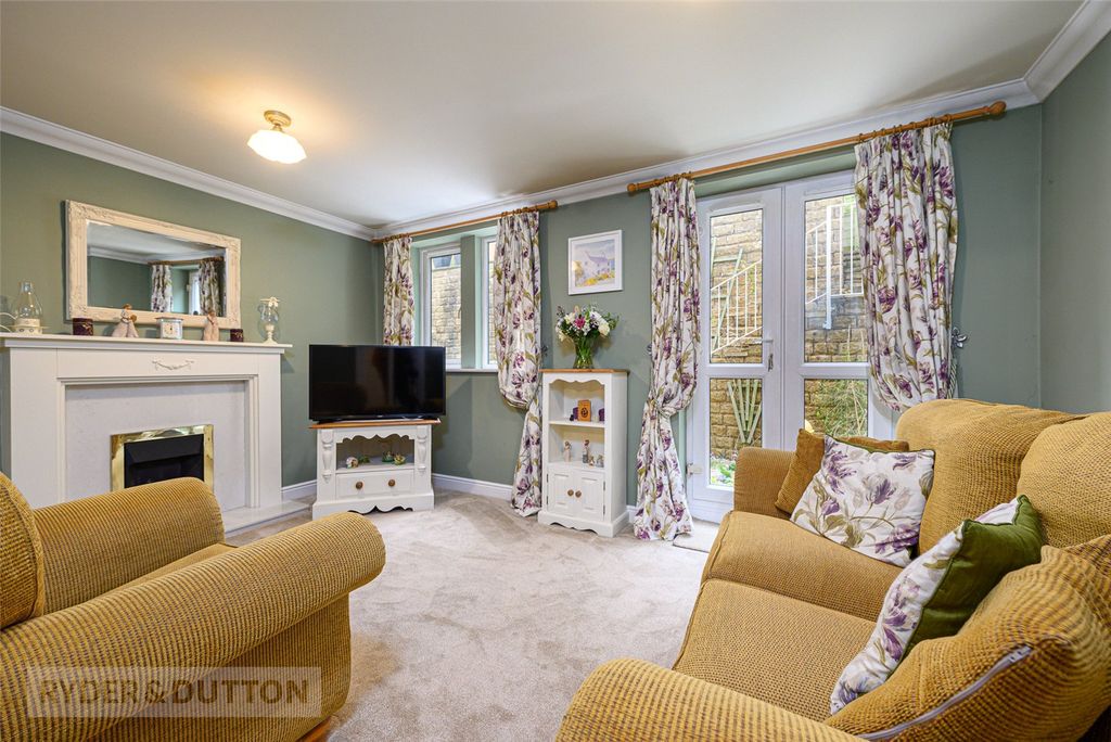 Property photo 2 of 27 Picture No. 44