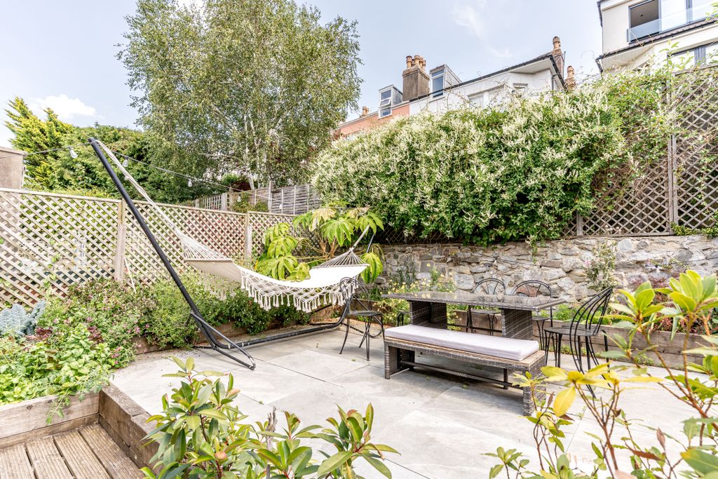 Property photo 3 of 15 A7403715-1